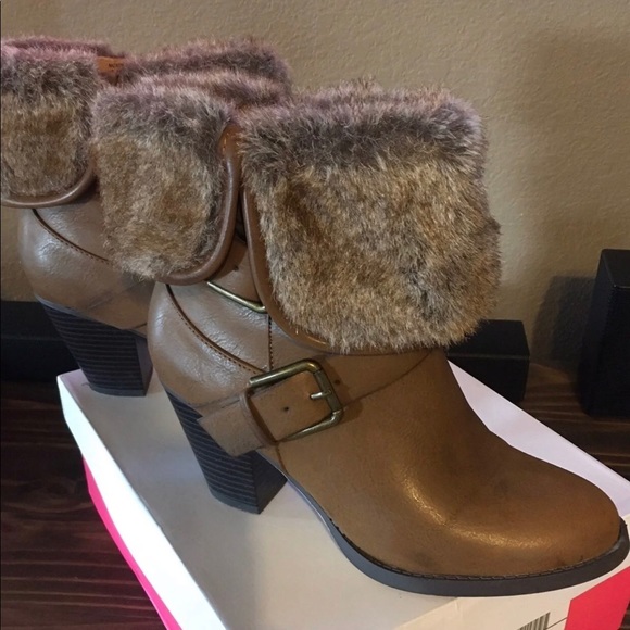 Like new! ✨ Booties - Picture 4 of 8